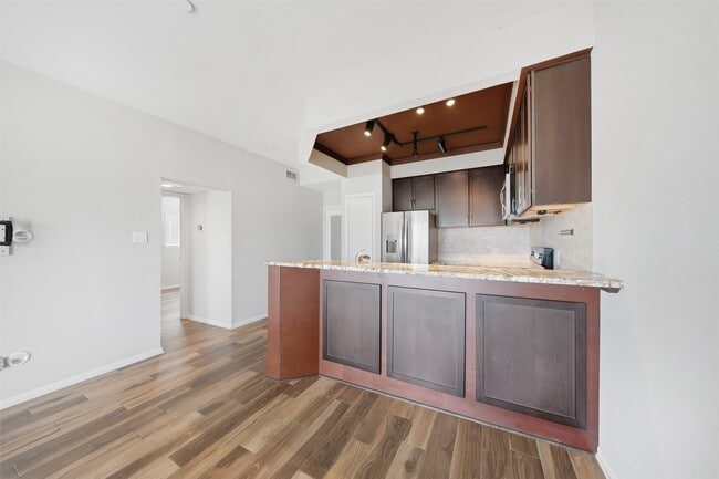 Building Photo - 793 Davis Rd