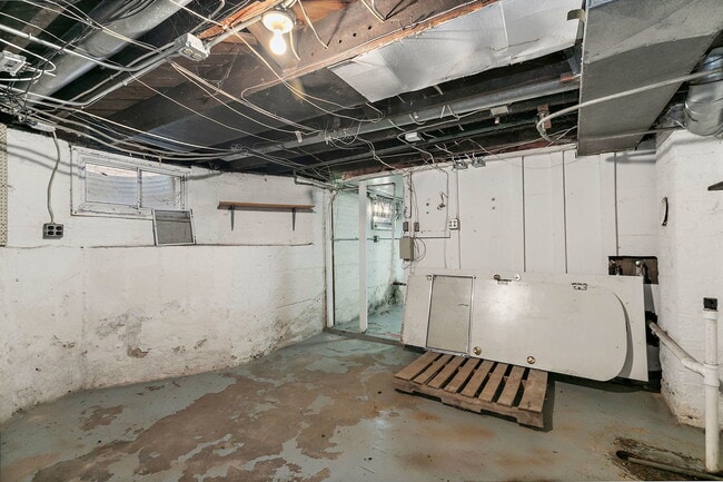 Building Photo - 126 Park Ave