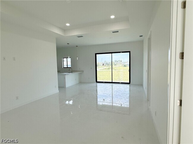 Building Photo - 4213 Caloosa Pkwy
