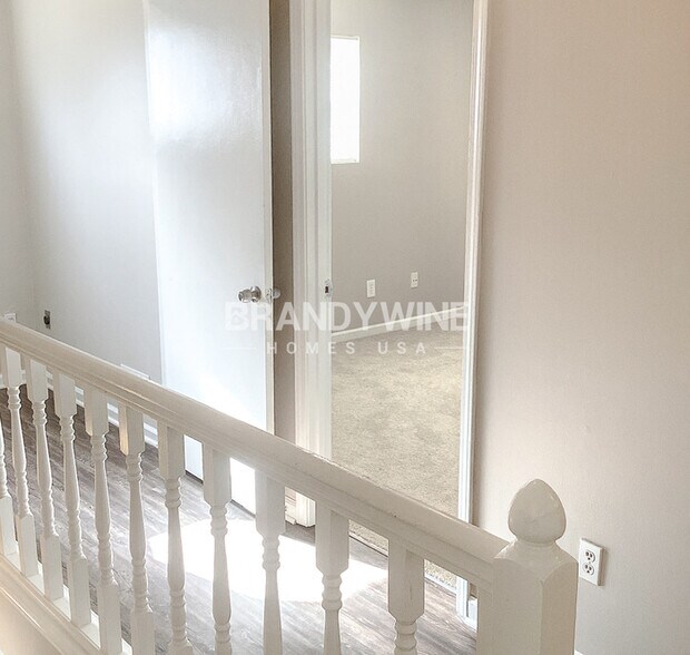 Building Photo - 2259 Hampton Dr