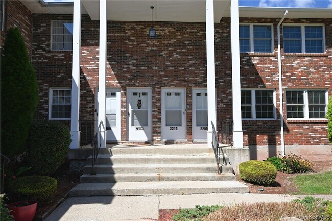 Primary Photo - 276 Temple Hill Rd