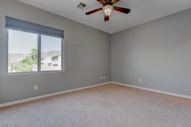 Building Photo - 2589 Chateau Clermont St