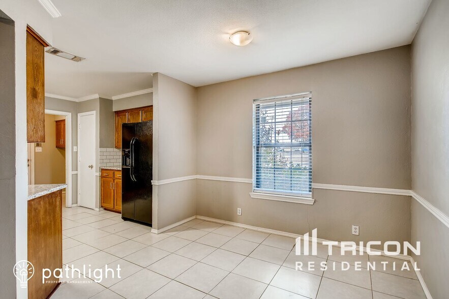 Building Photo - 100 Hacienda Dr