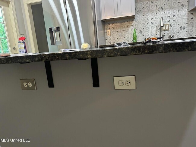 Building Photo - 3564 Cowan Pl