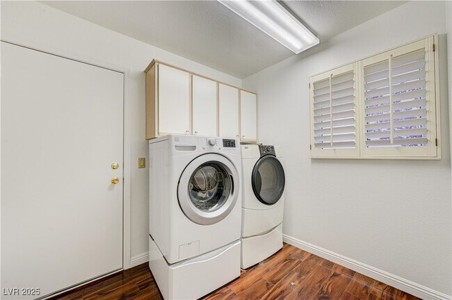 Building Photo - 2505 Palmridge Dr