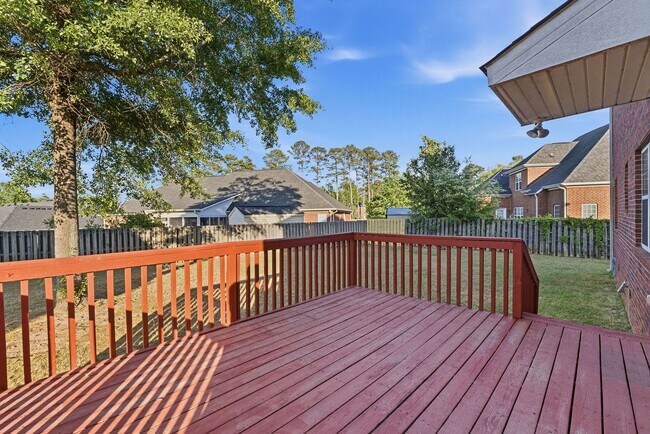 Building Photo - 330 Gardenia Dr