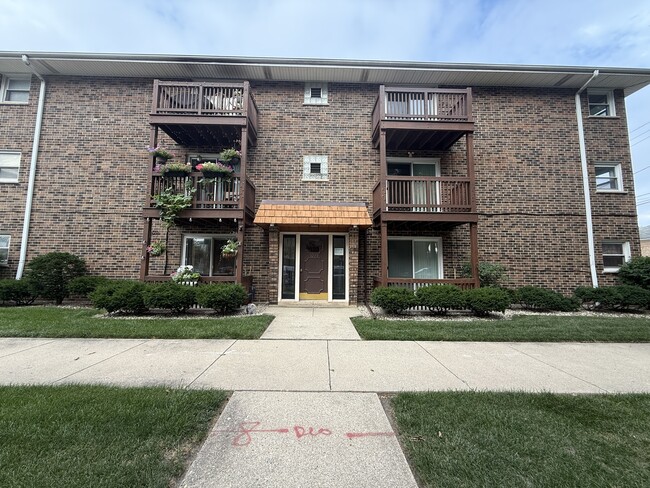 Primary Photo - 3723 W Devon Ave