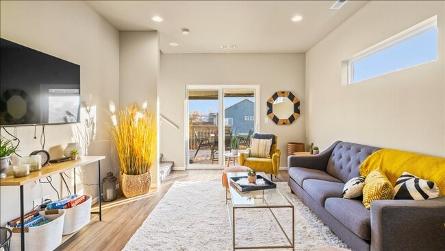 Building Photo - Unfurnished | Summerland Twinhomes | Waterloo | Near Lost Island Waterpark