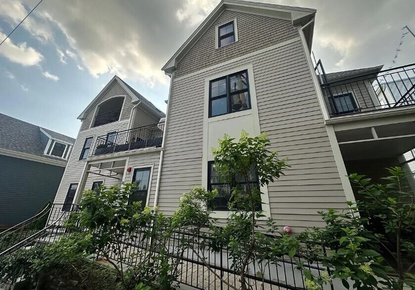 Building Photo - 22 Linden Ave