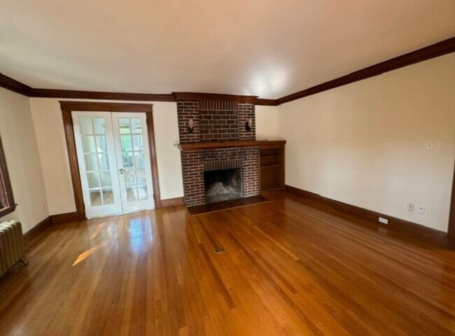 Building Photo - 124 Langley Rd