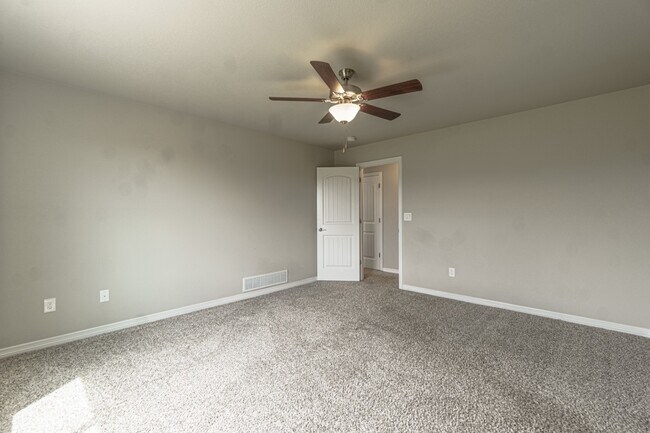 Building Photo - 6736 Skuna Dr