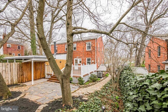 Building Photo - 5809 Mt Vernon Dr