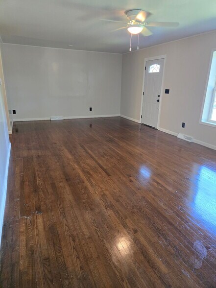 Building Photo - 28 Edgemont Dr