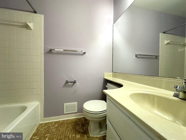 Building Photo - 5127 Kenside Ct
