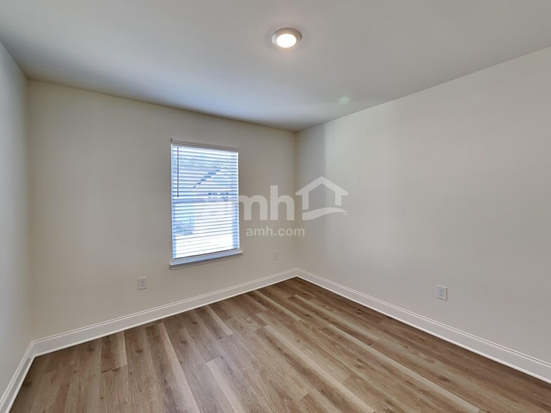 Building Photo - 3009 Ansley Place Rd