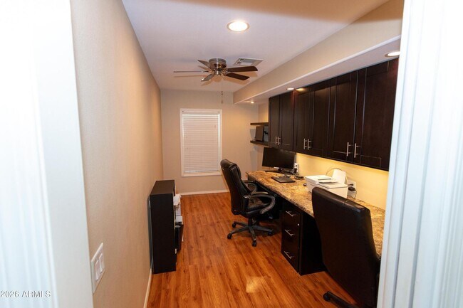 Building Photo - LOVELY SINGLE LEVEL 3 BEDROOM W/DEN 2 BATH PEORIA HOME VERY CLEAN!
