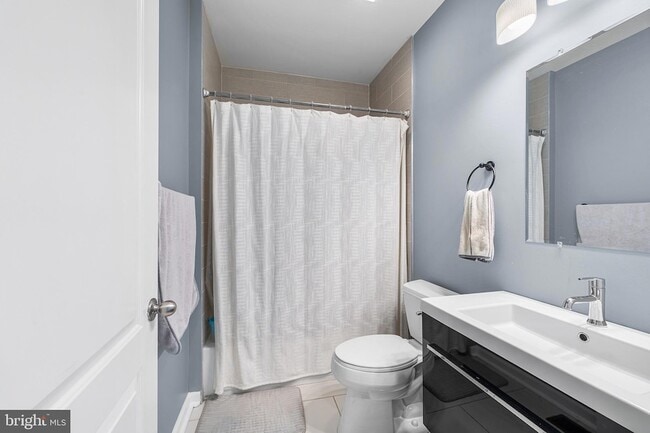 Building Photo - 1333 N Howard St