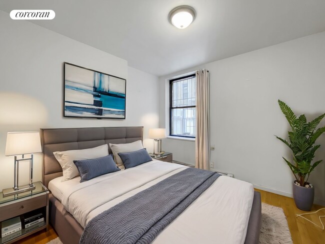 Building Photo - 523 W 49th St