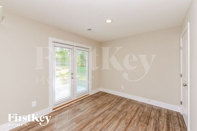 Building Photo - 3725 Corvette St