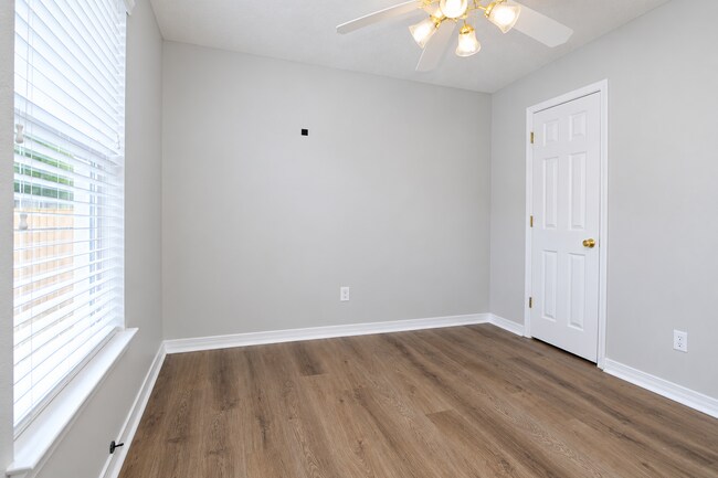 Building Photo - Northwest Pensacola 3BR/2BA Home Near Navy Federal with No Carpet & Privacy-Fenced Backyard