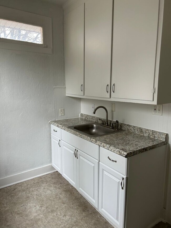 Building Photo - 24 N East St