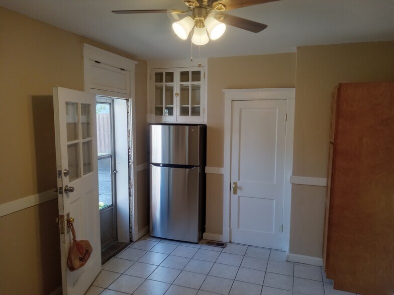 Primary Photo - 1219 Wilmington Ave