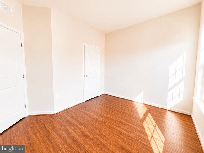 Building Photo - 22605 Winding Woods Way