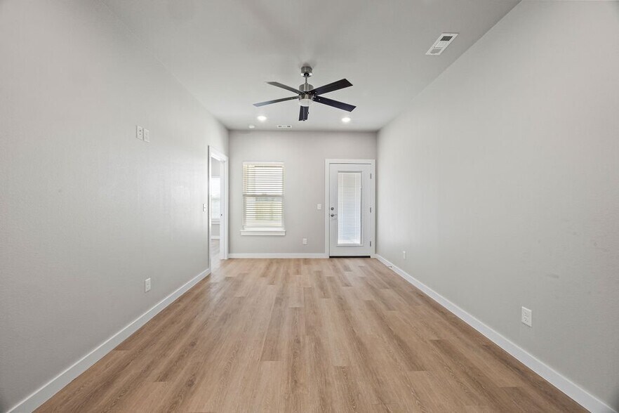 Building Photo - 1506 SW Poigai Wy