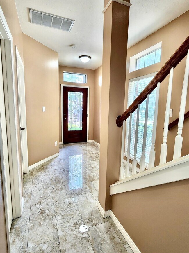 Building Photo - 32 Waugh Dr