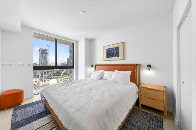 Building Photo - 11 NE 6th St