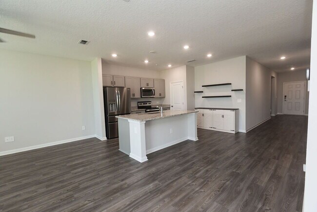 Building Photo - For Rent | Like-New 3 Bedroom, 2 Bath Home...