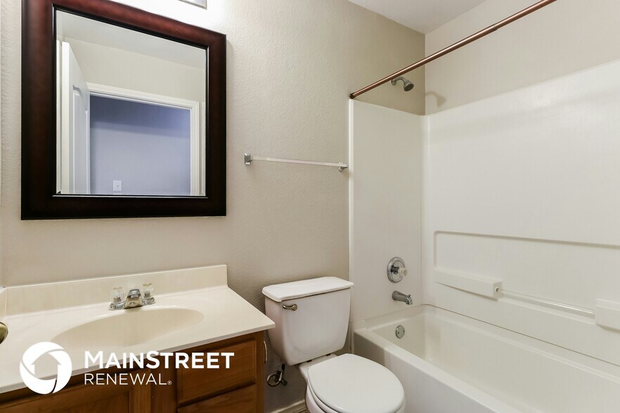 Building Photo - 13521 Coomes Dr