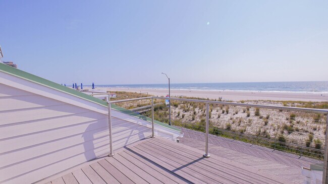 Building Photo - 5208 Boardwalk