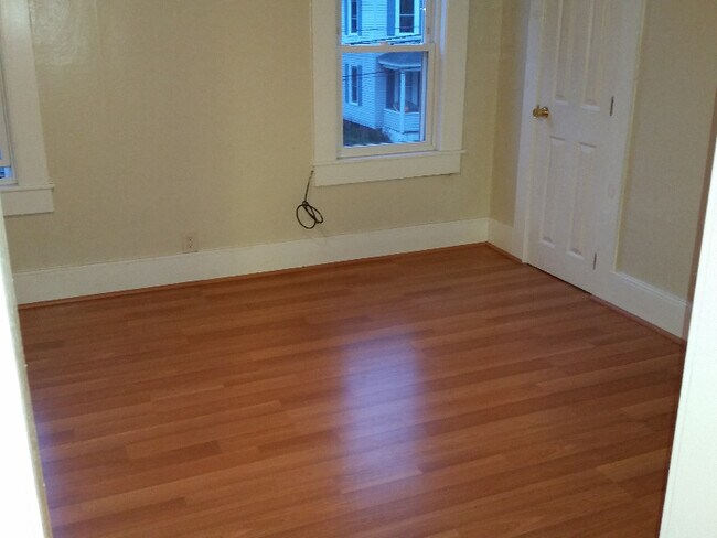 Building Photo - 6 Gaugh St