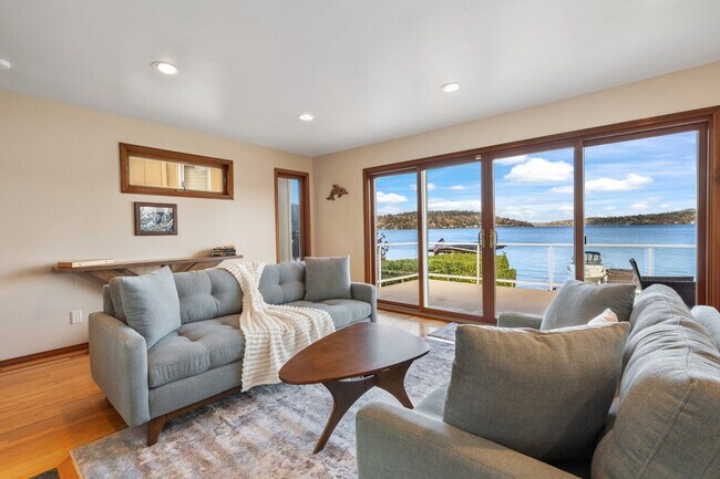 Building Photo - 10507 Rainier Ave S