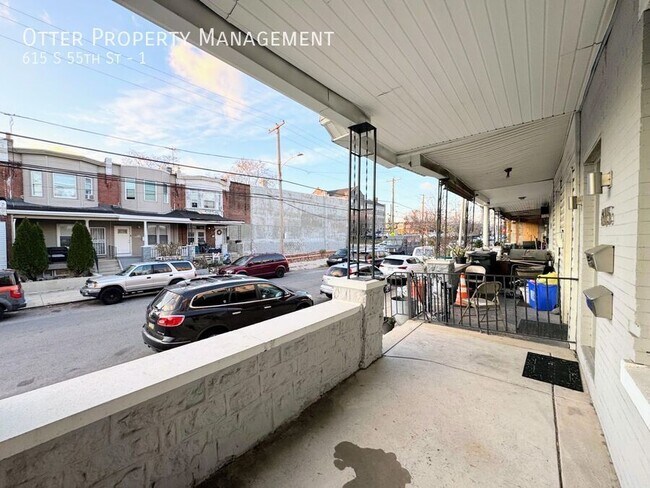 Building Photo - 615 S 55th St