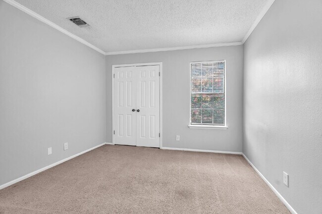 Building Photo - Where Comfort Meets Everyday Luxury!