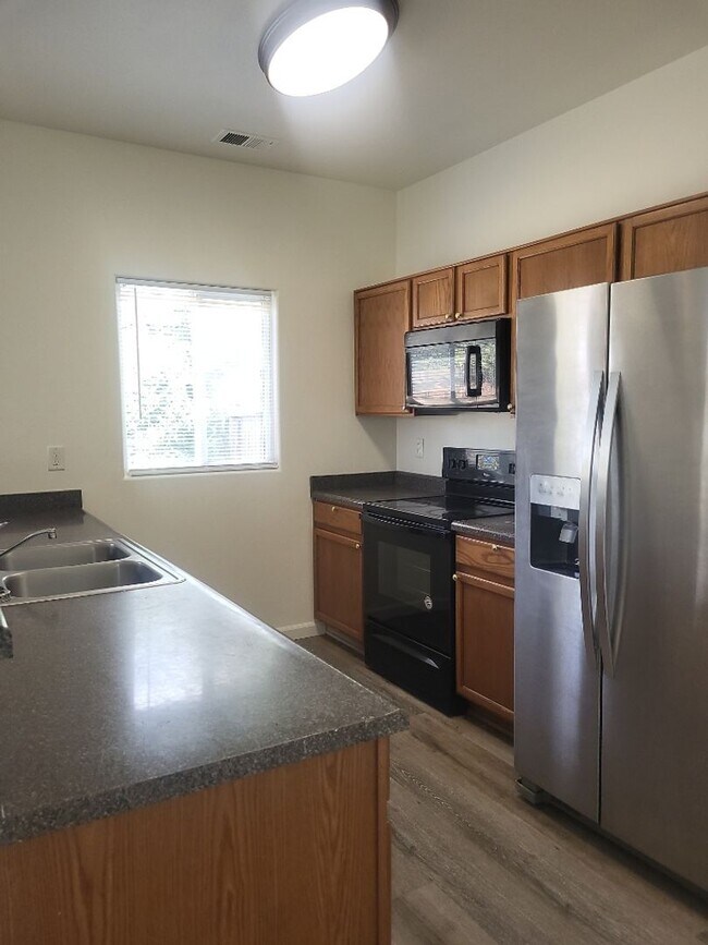 Building Photo - 9955 Sandhaven Ct