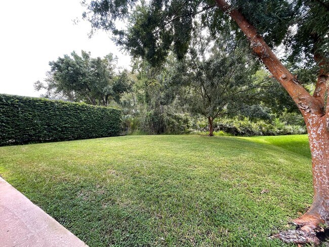 Building Photo - Home For Rent in Gated Stonebrook Neighbor...