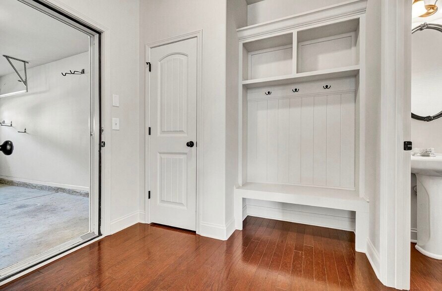 Building Photo - 257 Meadow Blossom Way