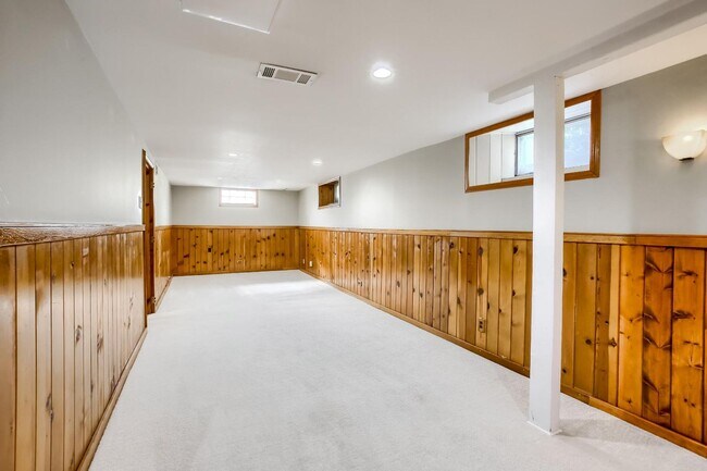 Building Photo - 3 Bedroom single family home in Denver