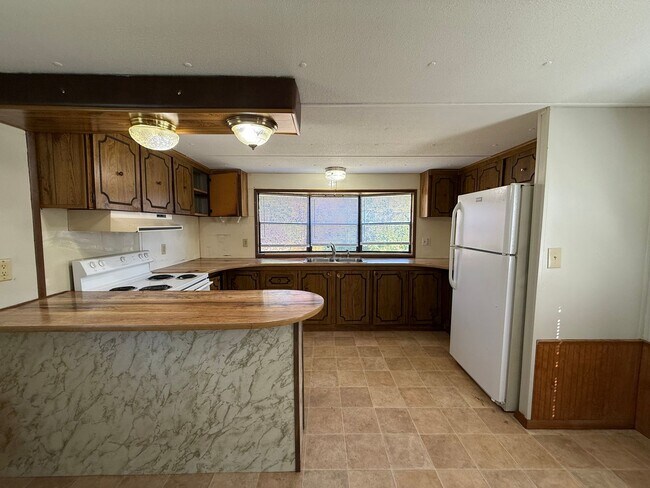 Building Photo - 2 Bedroom 1 Bath Mobile Home in Greeneville, TN