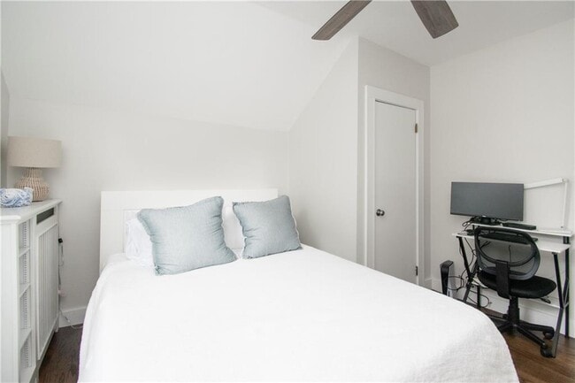 Building Photo - 33 Slocum St