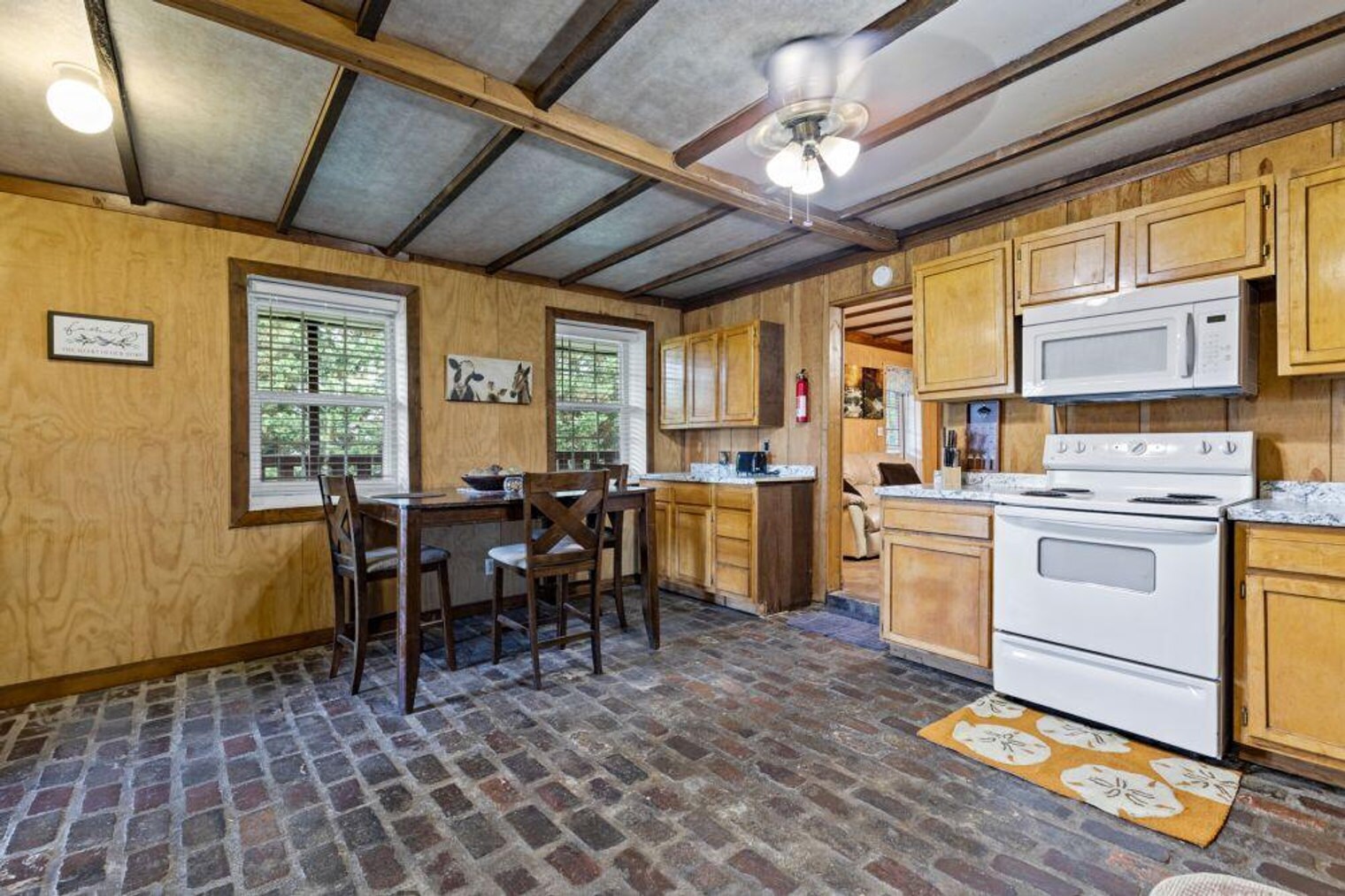 Building Photo - 1730 Walnut Hill Ln