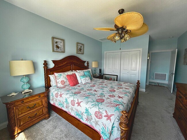 Building Photo - Available June 1st | Stunning Waterfront Home in Madeira Beach – 3 Bed / 3 Bath