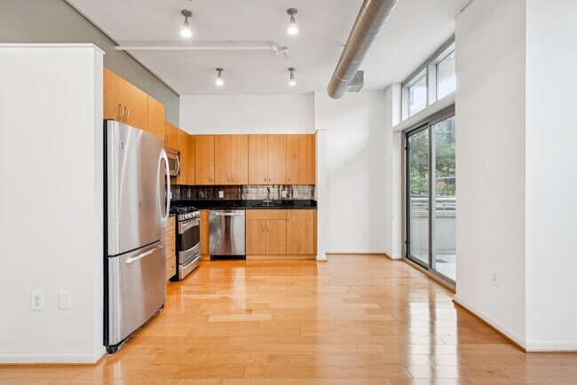 Building Photo - 811 4th St NW