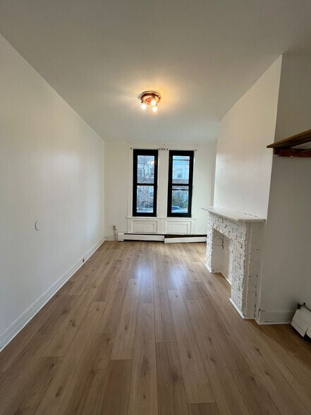 Building Photo - 43 Storms Ave