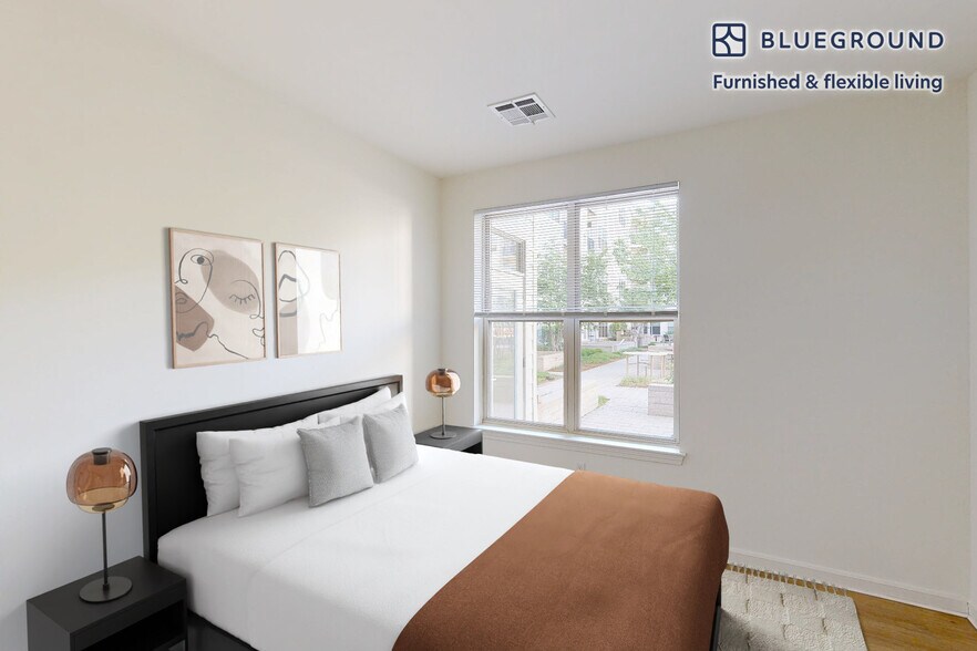 Building Photo - 333 Great River Rd