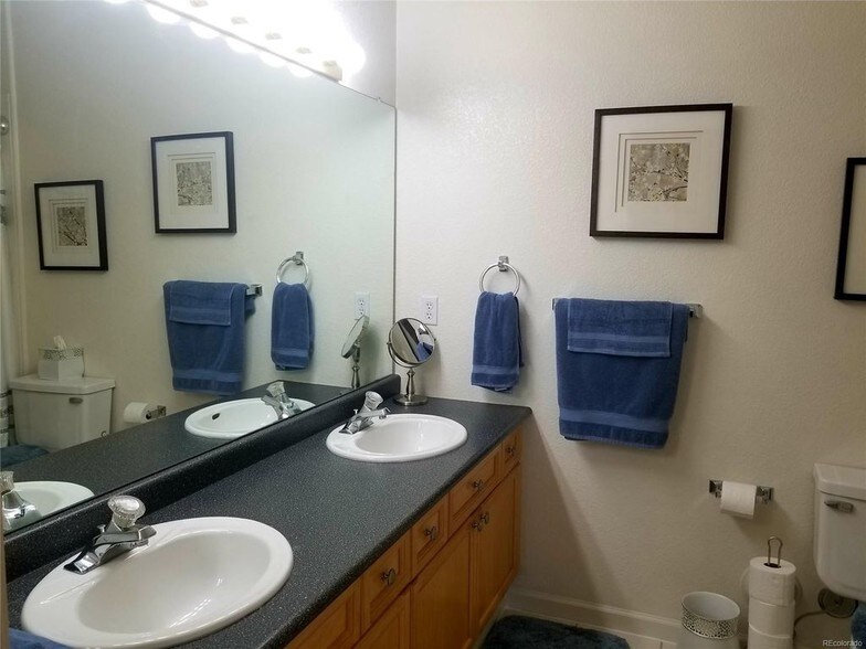 Building Photo - 7394 S Alkire St