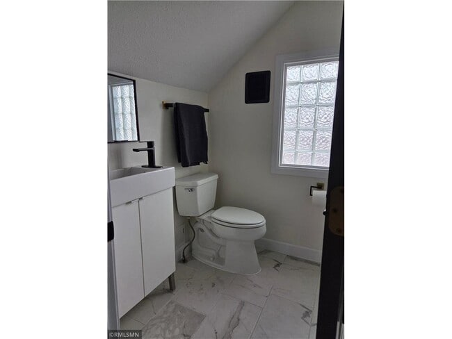 Building Photo - 1601 Sherburne Ave